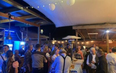 Personeel Bernaards Transport geniet op bedrijfsfeest